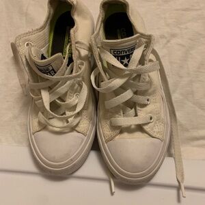 New Converse Unisex Chuck Taylor II Off White/White shoe youth size 1